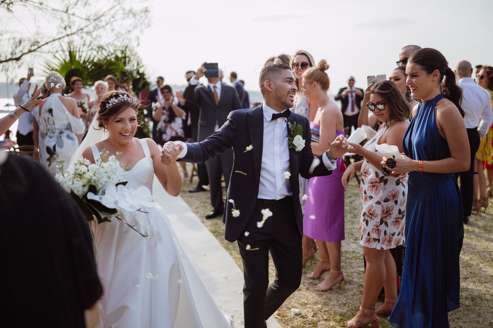 Real Bride - Jami-Lee wearing the Caris in silver and rose gold - Hitched!