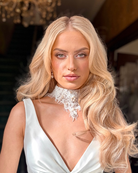 close up of Grace lace bridal choker with crystal pearl clasp worn by bride by Kezani